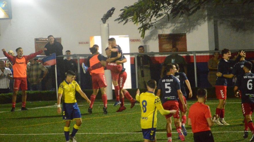 Caos en el UD Telde-Las Palmas C: siete jugadores y todo el banquillo local expulsados
