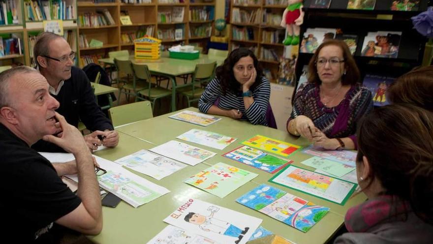 La deliberación del jurado, ayer, en el colegio El Coto.