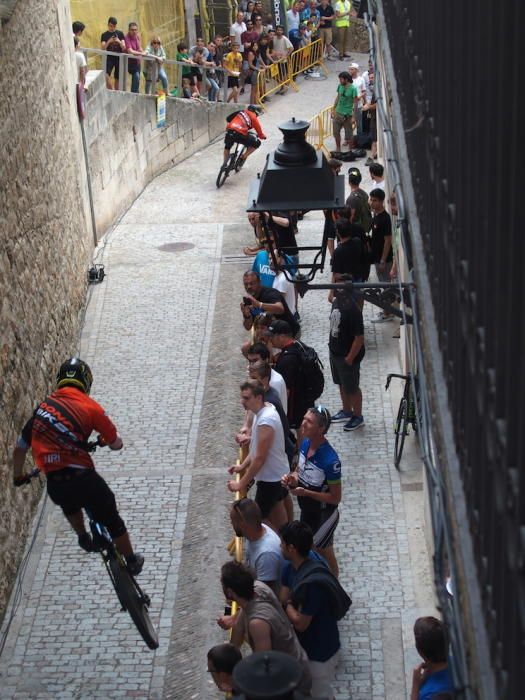 Un moment de l''Urban Downhill Show a la Pujada Sant Domènec