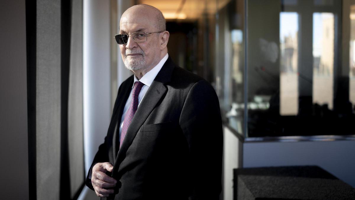 Salman Rushdie, fotografiado en Barcelona antes de la entrevista