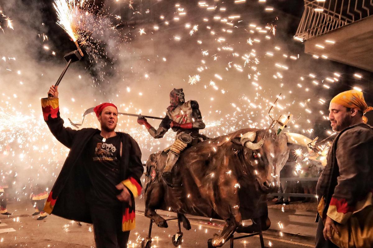 Imagen de un acto pirotécnico celebrado en el Grau, en julio del 2022.