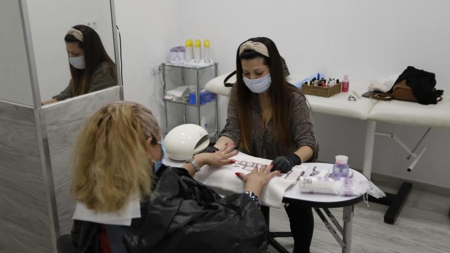 Así se encuentran las peluquerías y centros de estética en su primer día de apertura en la Fase 0