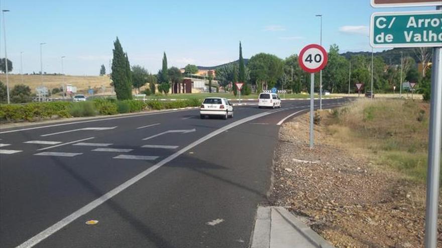 Un ciclista resulta herido grave en un accidente junto al campus