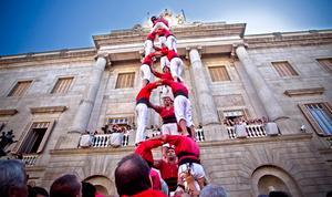 Gegants i Castellers es presenten a la plaça Sant Jaume en l’últim dia de la Mercè.