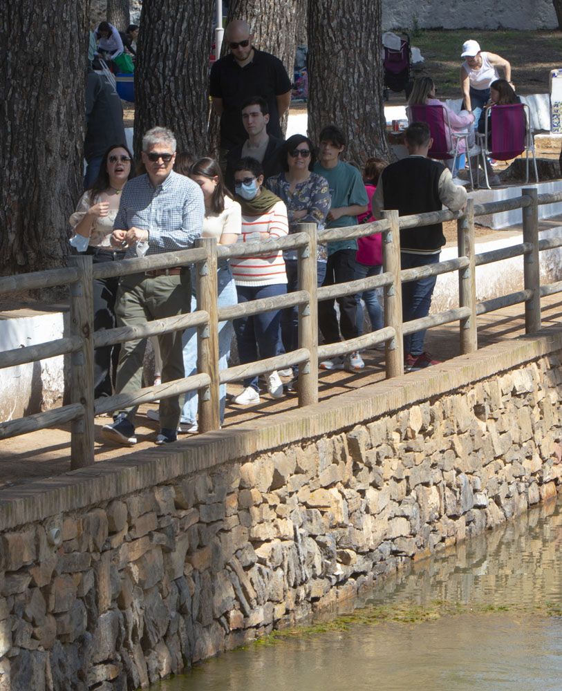 Lunes de Pascua en las zonas de ocio de Camp de Morvedre.