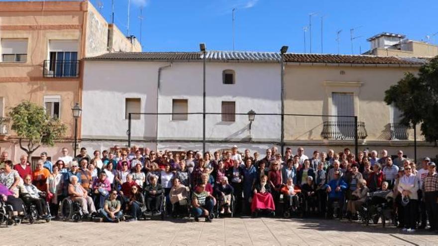 Una marcha solidaria por el alzhéimer abre la Ruta QdP 36-39