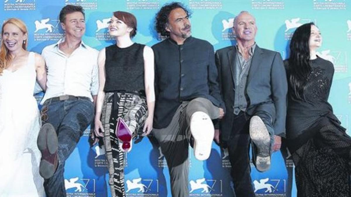 Iñarritu, en el centro, con los actores Amy Ryan, Edward Norton, Emma Stone, Michael Keaton y Andrea Riseborough.