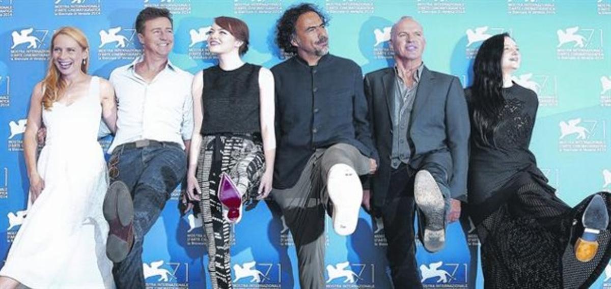 Iñárritu, al centre, amb els actorsAmy Ryan, Edward Norton, Emma Stone, Michael Keaton i Andrea Riseborough.