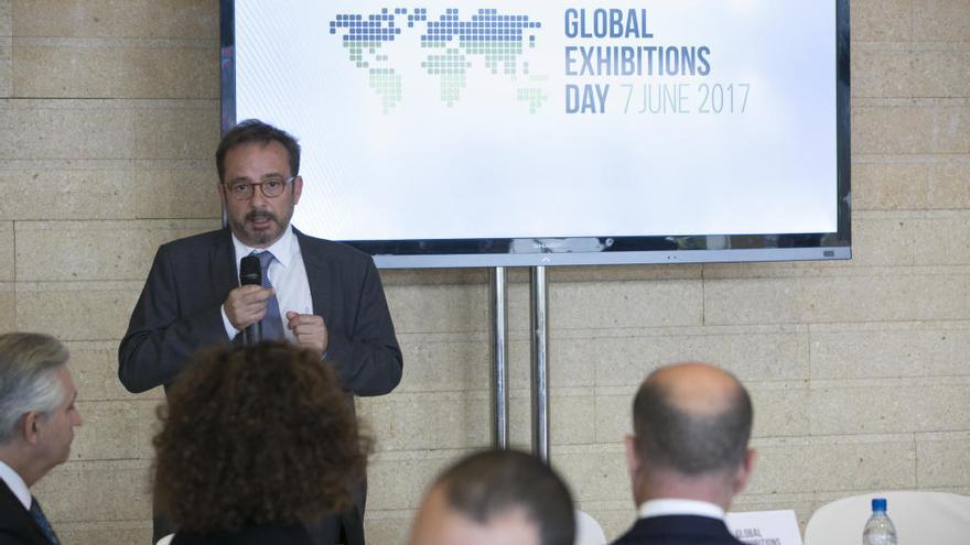 El consejero insular Raúl García Brink en el acto de celebración del Día Internacional de las Ferias.