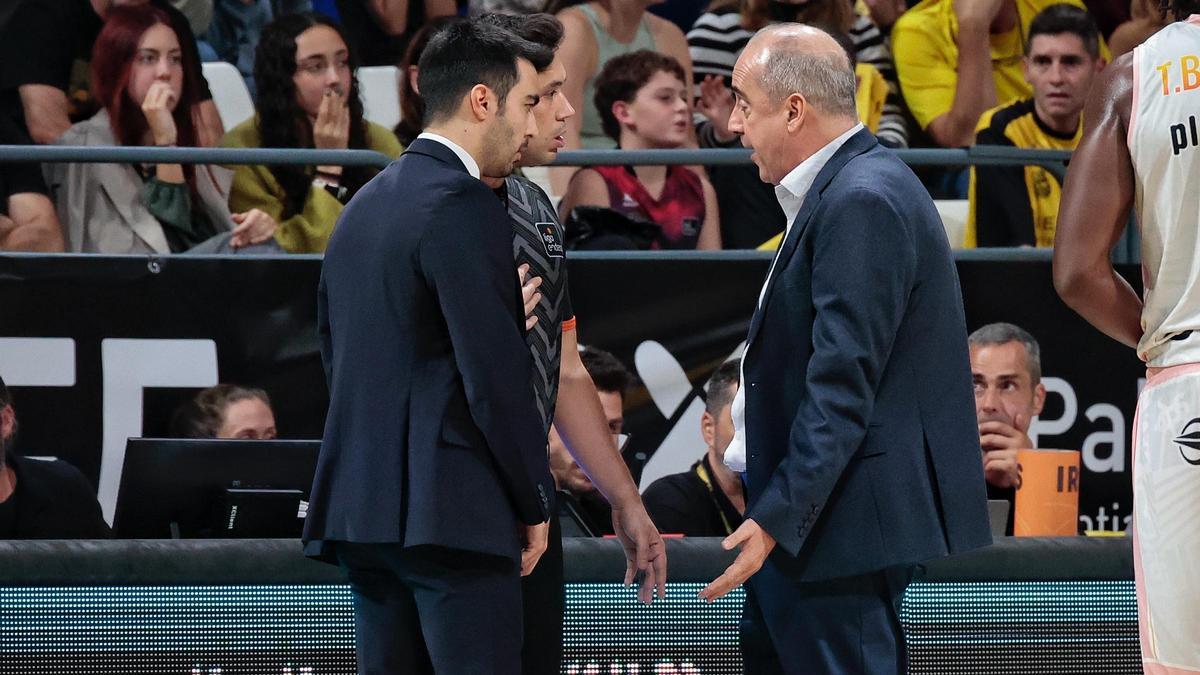 Vidorreta y Encuentra, en un momento de tensión durante el duelo de la primera vuelta.