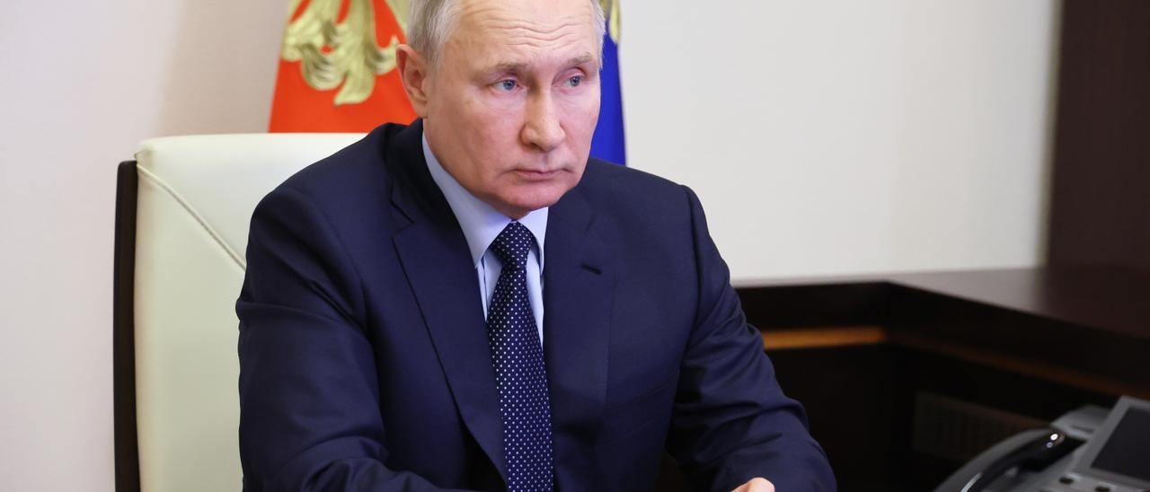 Putin dice que Rusia tiene &quot;con qué responder&quot; al envío de tanques