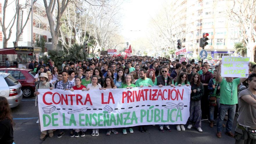 Protestas en defensa de la escuela pública en Cartagena