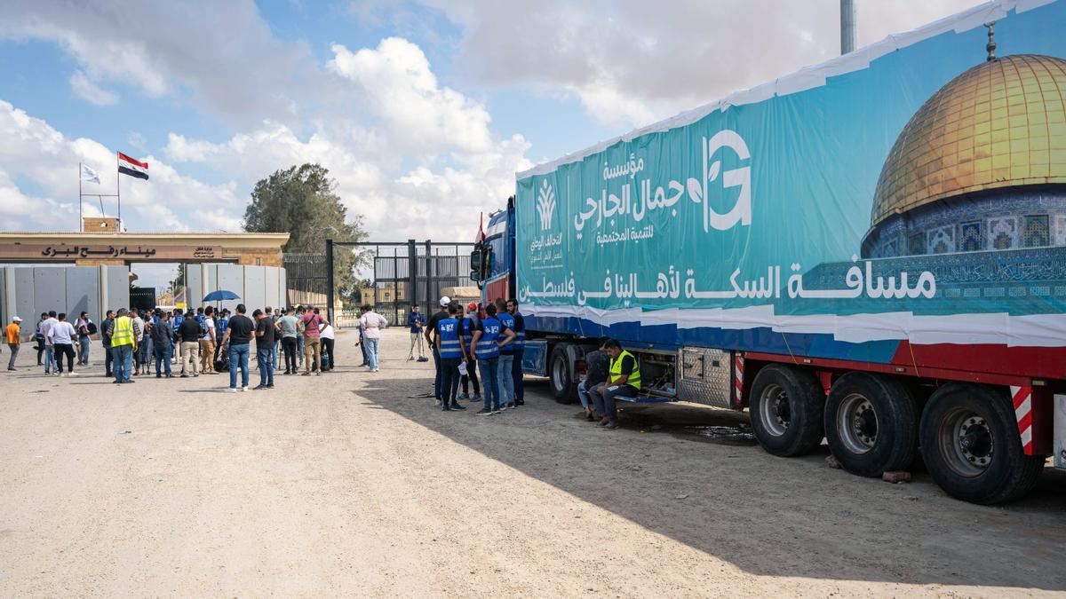Camiones con ayuda humanitaria para Gaza.