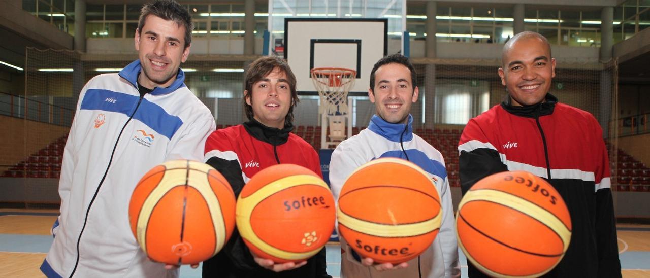 Ferrer, Garrido, Santos y Suka, antes de la disputa del Cajasol-Movimientos y Nivelaciones de la temporada 10-11.