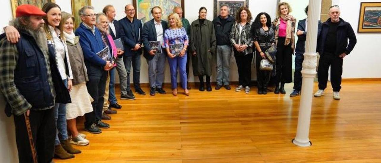 Un instante del acto de inauguración de la XVI Bienal Pintor Laxeiro, ayer, en Lalín.   | // BERNABÉ/ANTÓN FONDEVILA