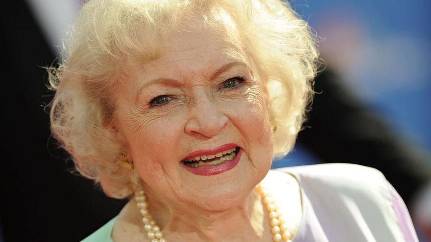 Muere A Los 99 Años La Actriz Betty White La Inolvidable Rose Y última Chica De Oro 