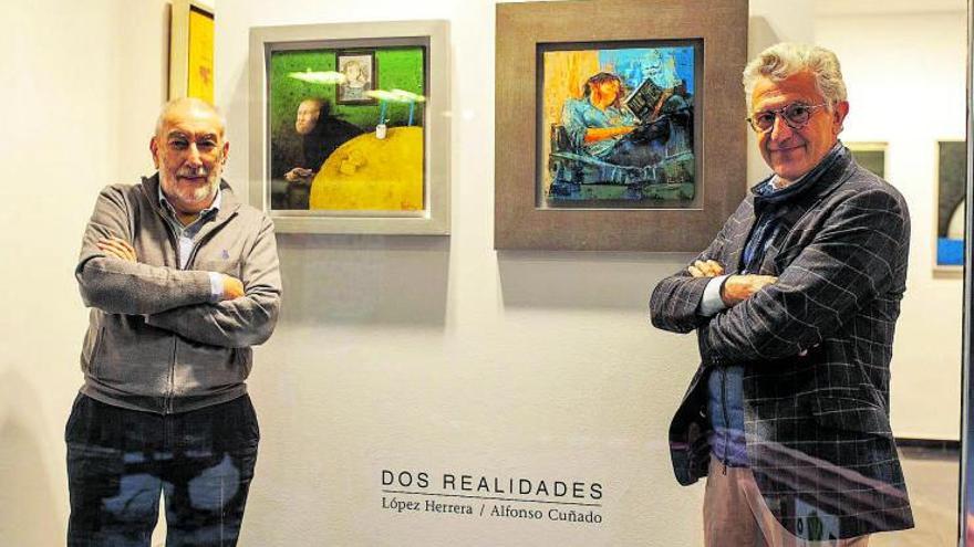 Los artistas Manuel López Herrera (izquierda) y Alfonso Cuñado, en la sala de exposiciones Espacio 36. | Emilio Fraile