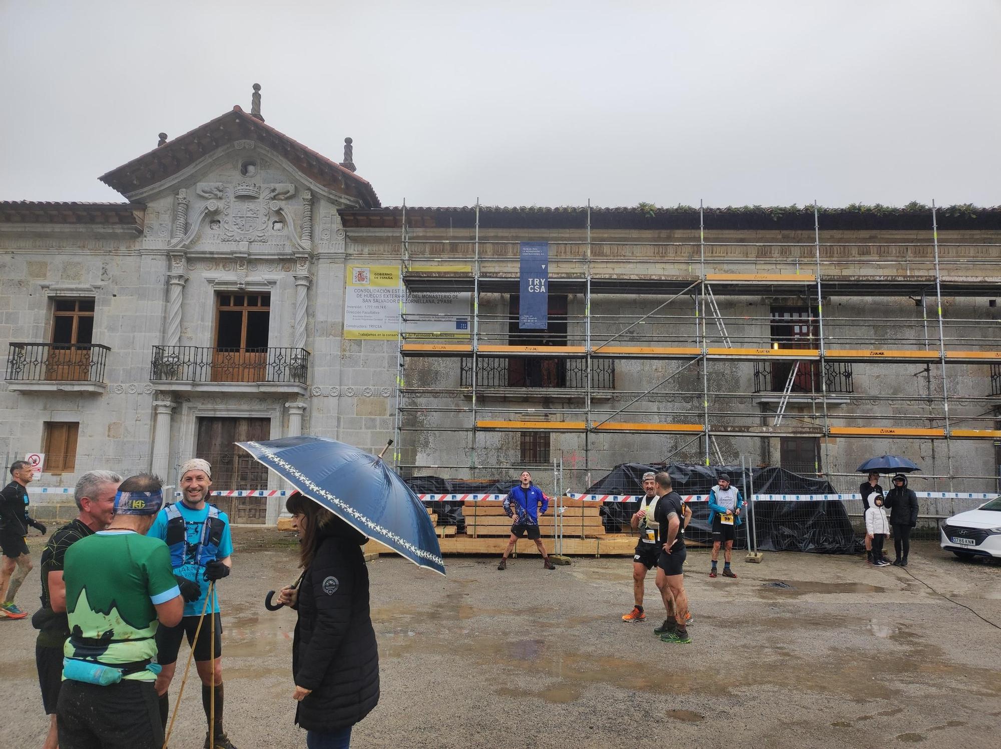 En imágenes: Así fue la cuerta edición de Las Traviesas, con meta en el icónico monasterio de Cornellana