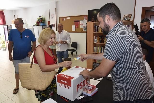 Votantes en las Primarias del Partido Socialista ...