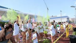 El Santa Olaya se tiñe de color en una fiesta para todas las edades