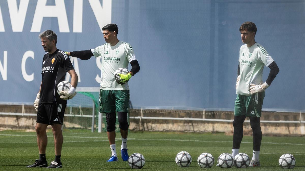La inseguridad de Andrada abre el debate en la portería del Real Zaragoza