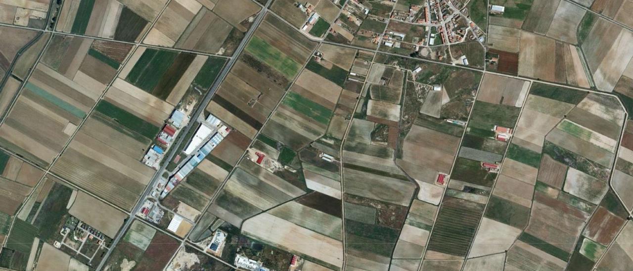 Vista aérea de la zona de desarrollo del nuevo polígono, junto al ya activo.