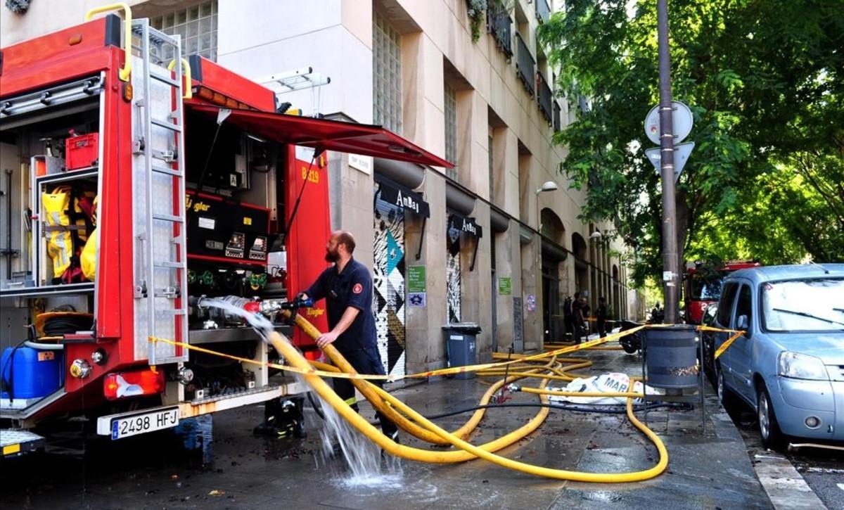 zentauroepp44919483 bomberos sacando agua despu s de la tormenta en rambla del r180906122644