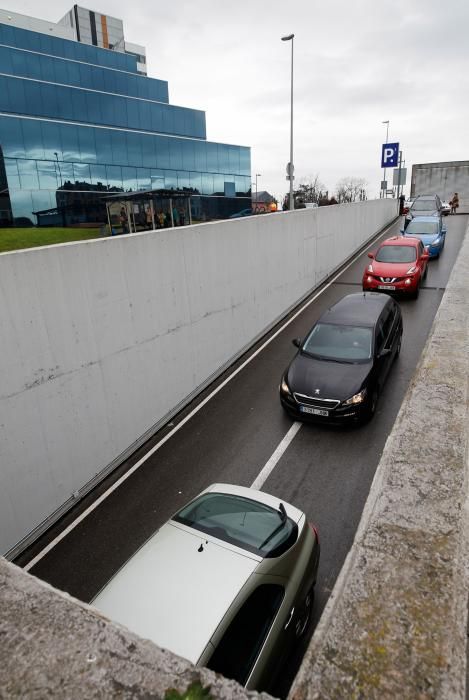 El estreno del nuevo acceso al parking del HUCA