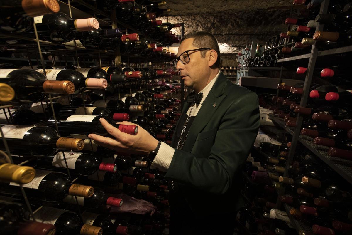 José Martínez, sommelier de Via Veneto.