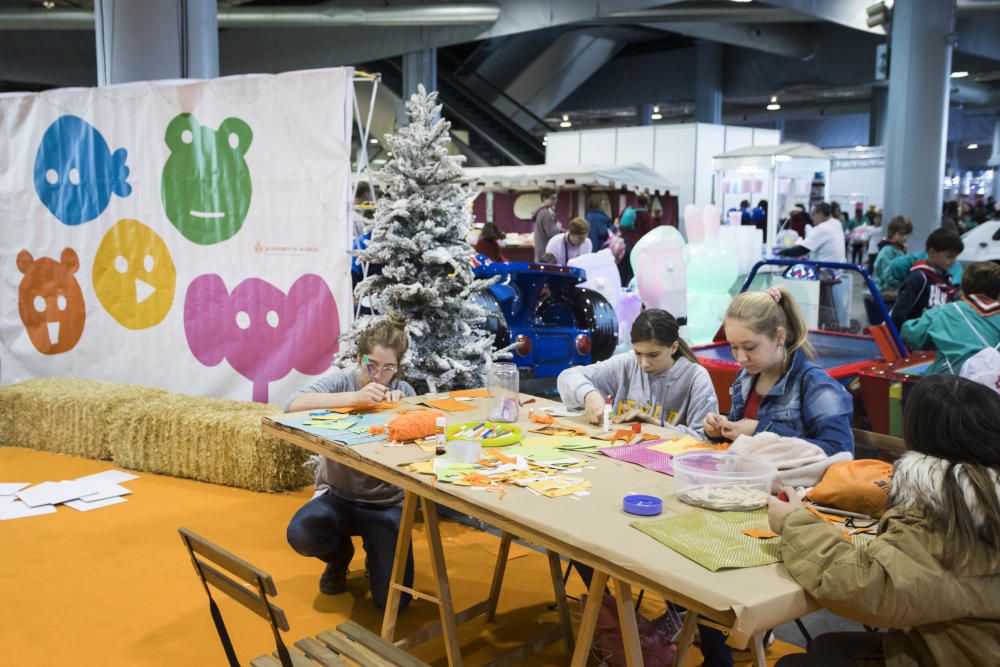 Cientos de niños y niñas disfrutan de Expojove 2019