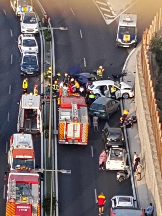 Accidente de tráfico en la avenida de Villajoyosa de Alicante