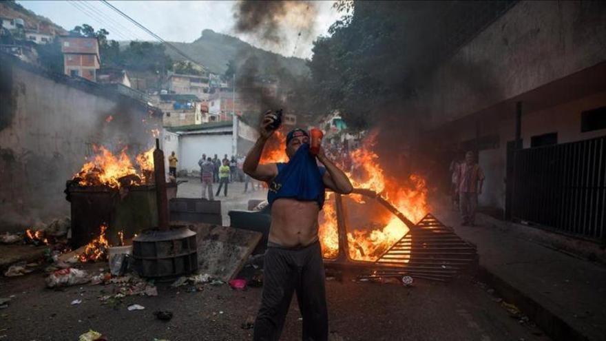 Se multiplican las protestas en Caracas para pedir la salida de Maduro