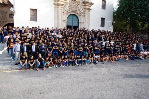 Ofrenda floral de los equipos de la UCAM en la Fuensanta