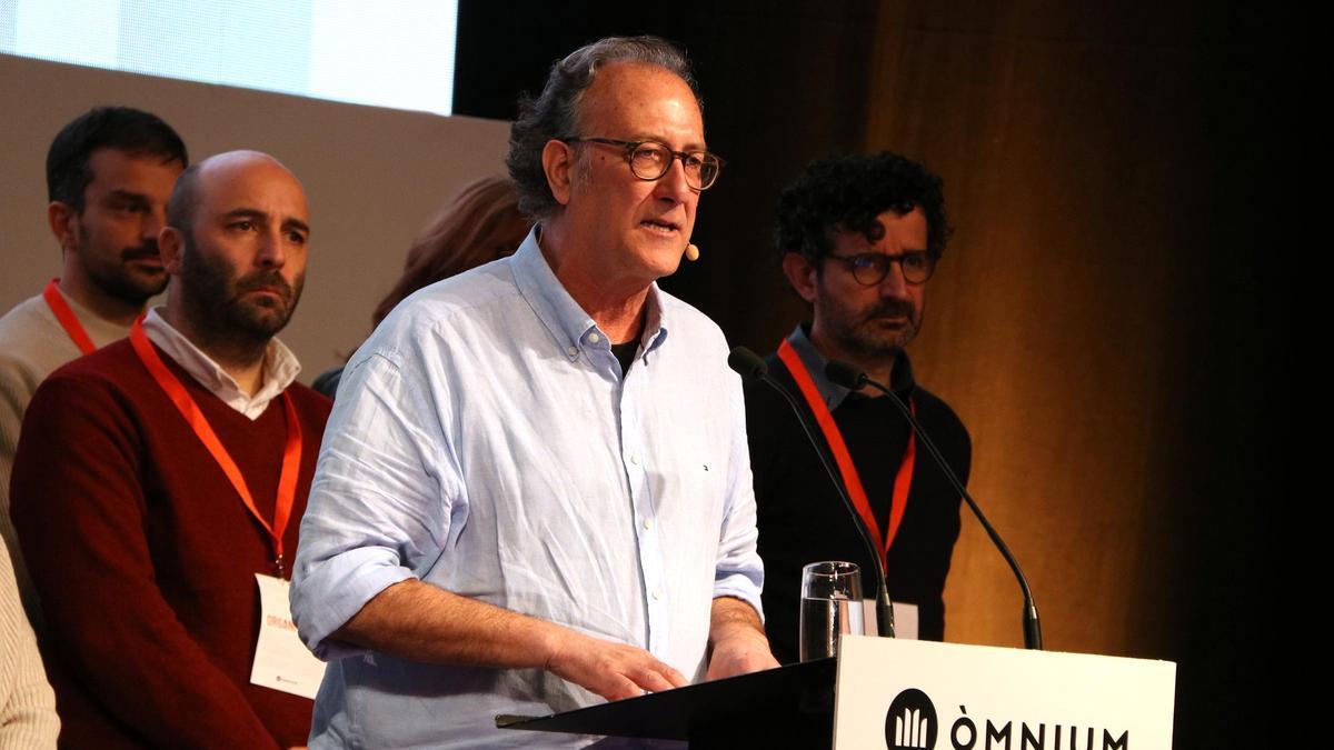 El president d'Òmnium, Xavier Antich, intervé per clausurar l'assemblea general de l'entitat a Barcelona.