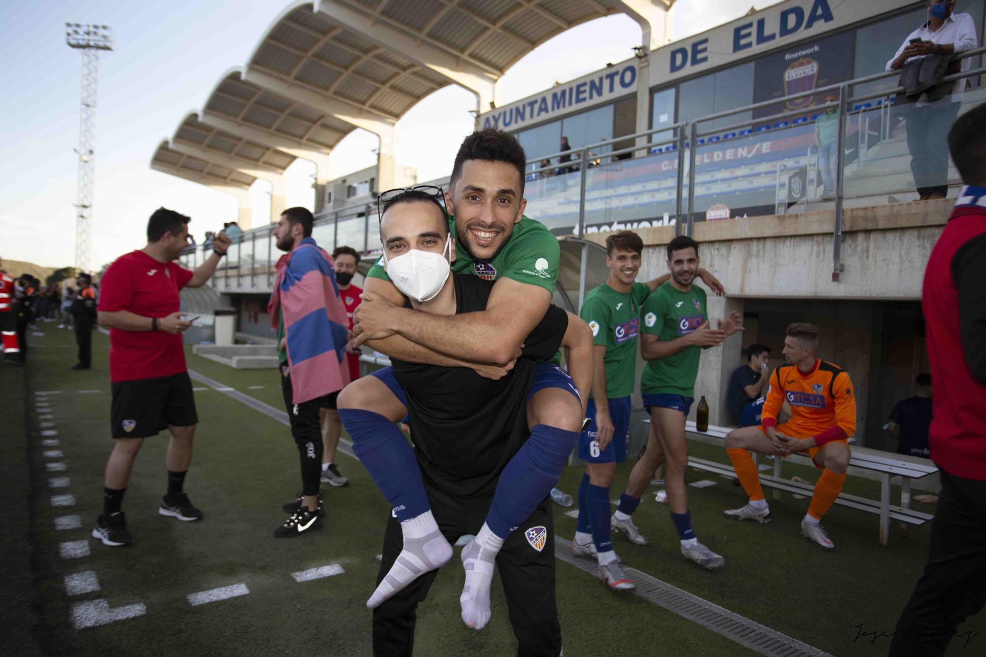 La UD Alzira celebra el ascenso a Segunda RFEF