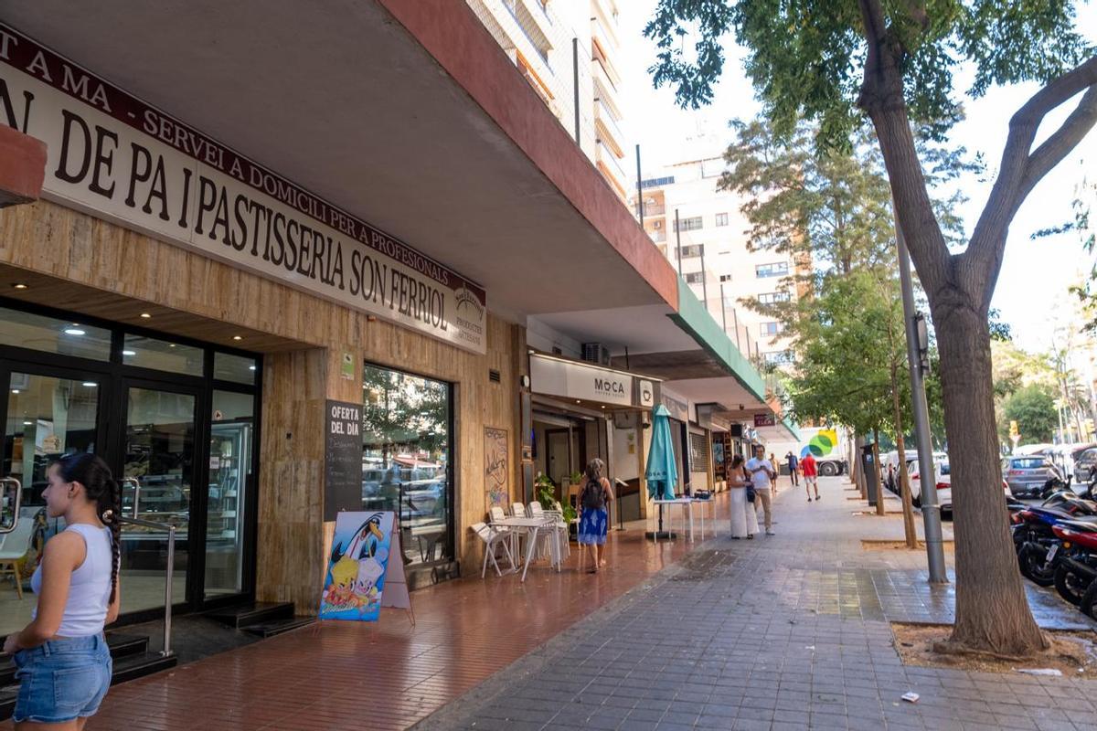 Dos heridos al caerles encima un suicida que se lanzó de un piso doce en Palma