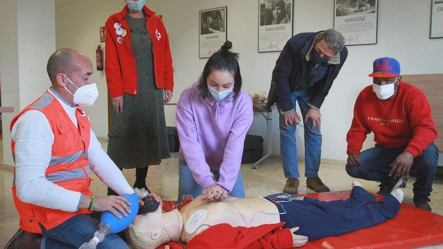 Una actividad formativa en reanimación cardiopulmonar en Ourense. |   // IÑAKI OSORIO