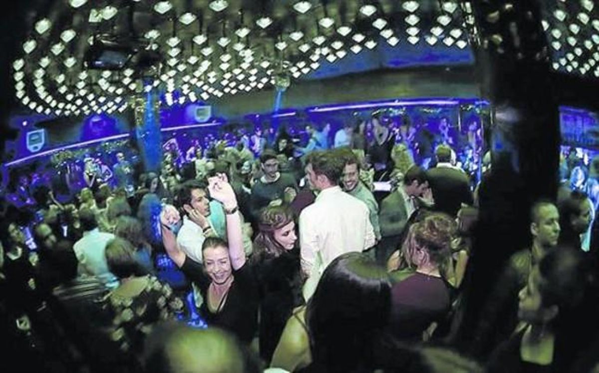 Ambient al nou club del carrer de Tuset. Ambient al nou club del carrer de Tuset.