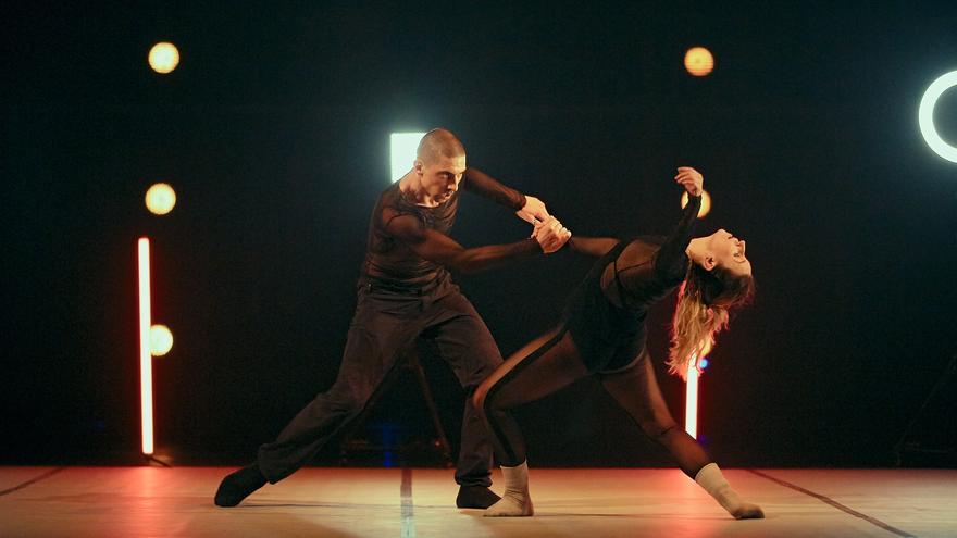 Danza contemporánea a cargo de Metamorphosis Dance en el Teatro