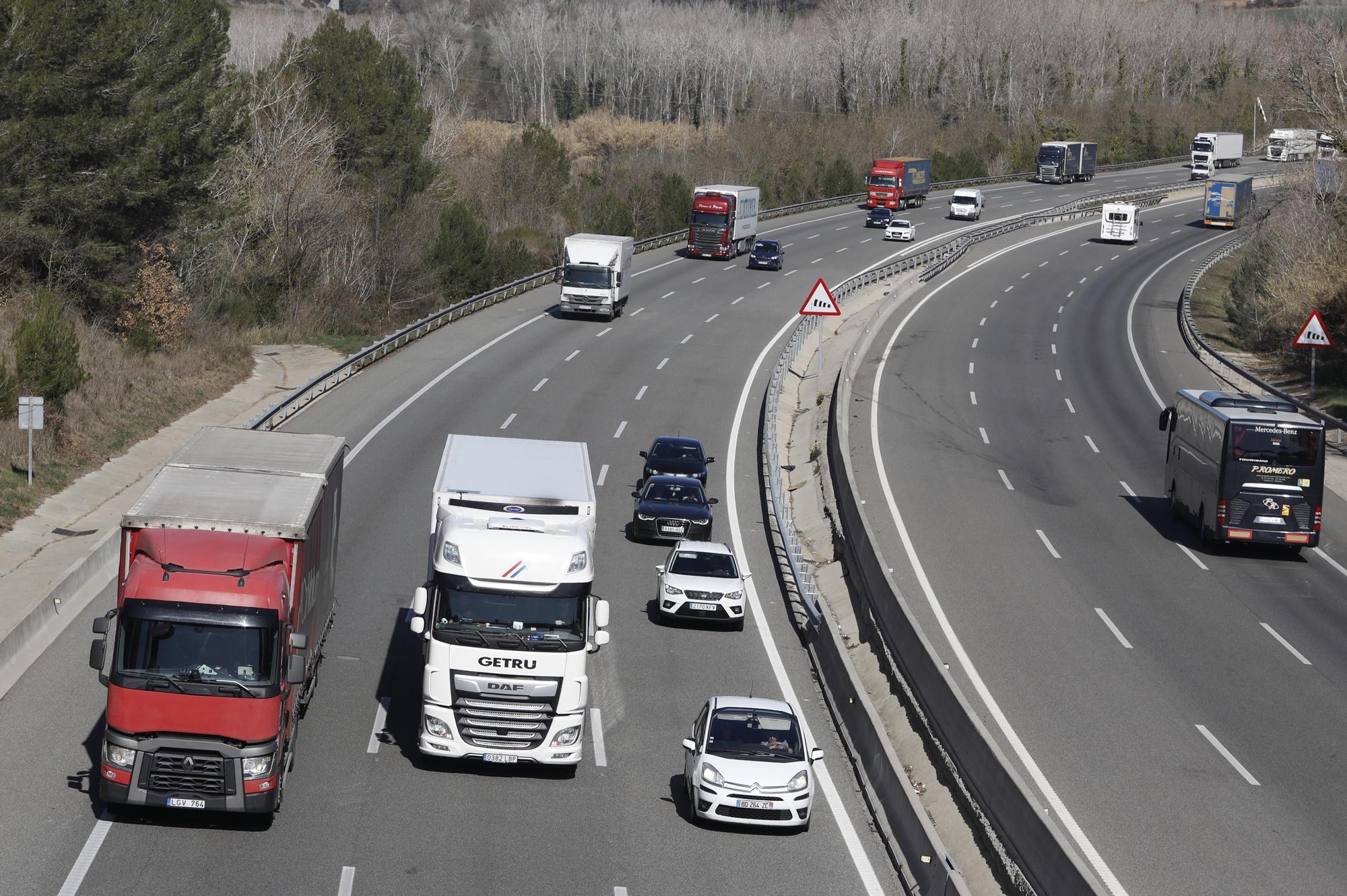 Cues quilomètriques a l'AP-7 a Garrigàs per un nou control policial