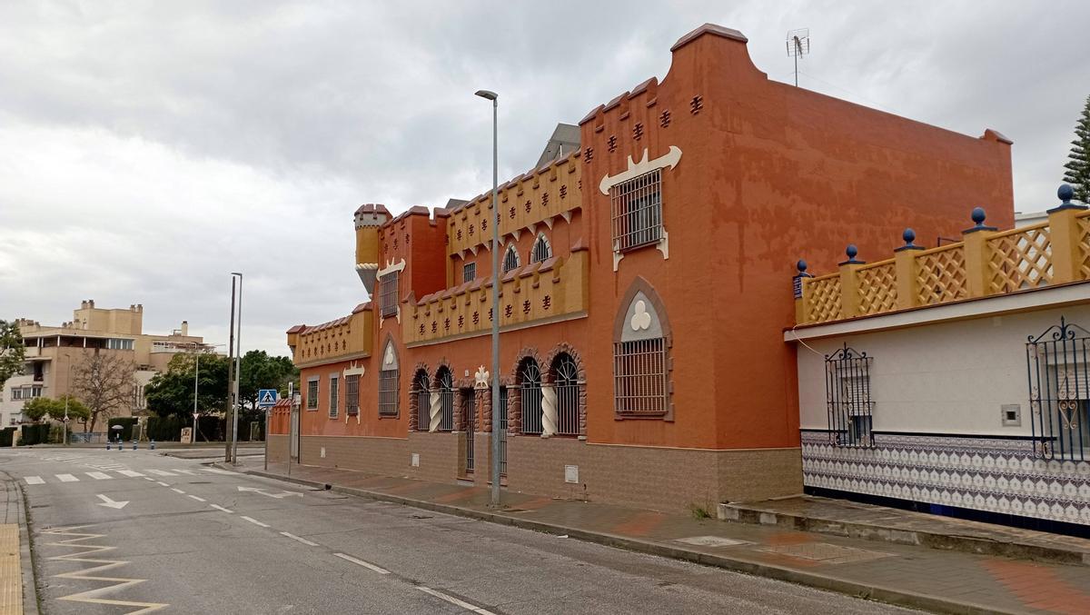 Vista de la casa castillo, este mes.