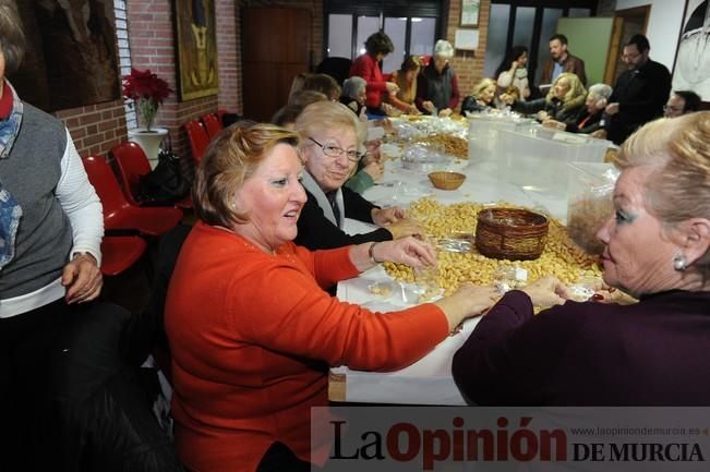 Los vecinos de San Antón preparan su día.