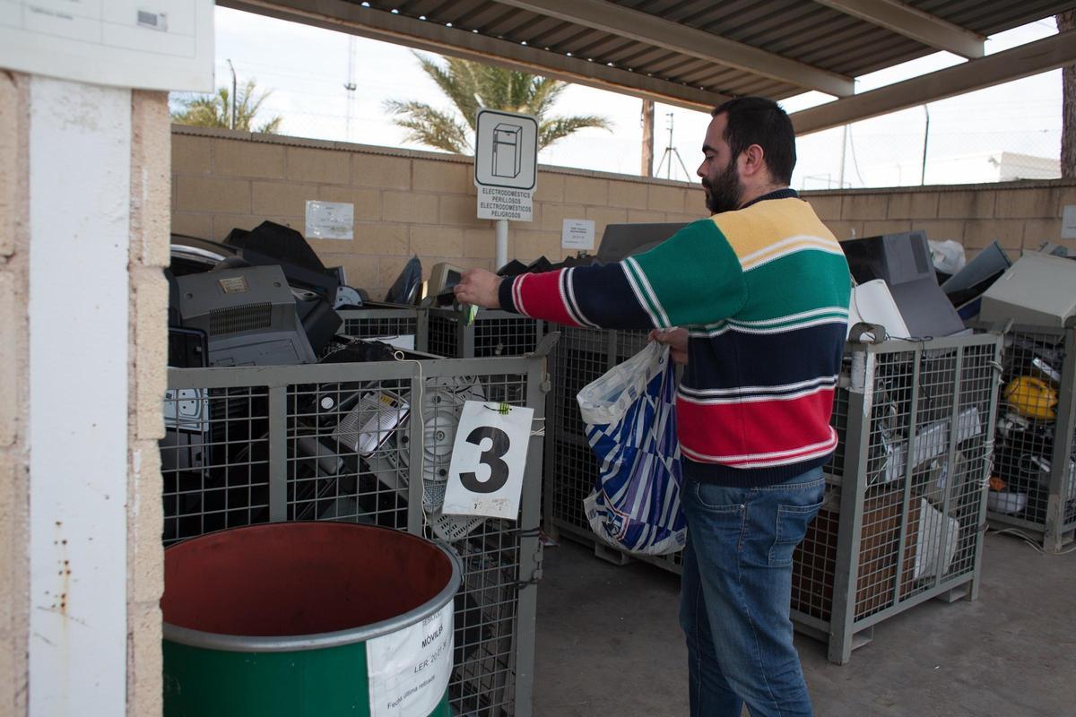 El PSOE ve lagunas en las bonificaciones a la tasa de la basura en Elche