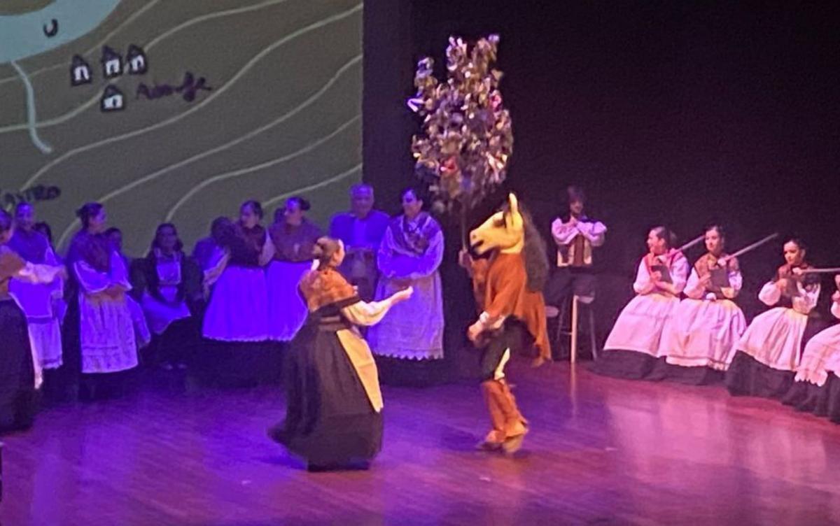 Imagen del baile de la aña en el Teatro Principal.