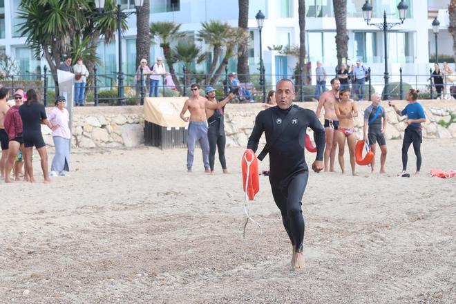 Los socorristas que vigilarán en las playas de Santa Eulària se ponen a prueba