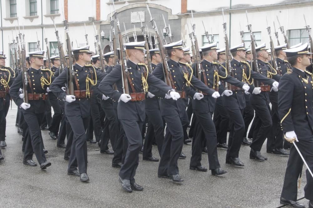 Jura de bandera en la Escuela Naval Militar