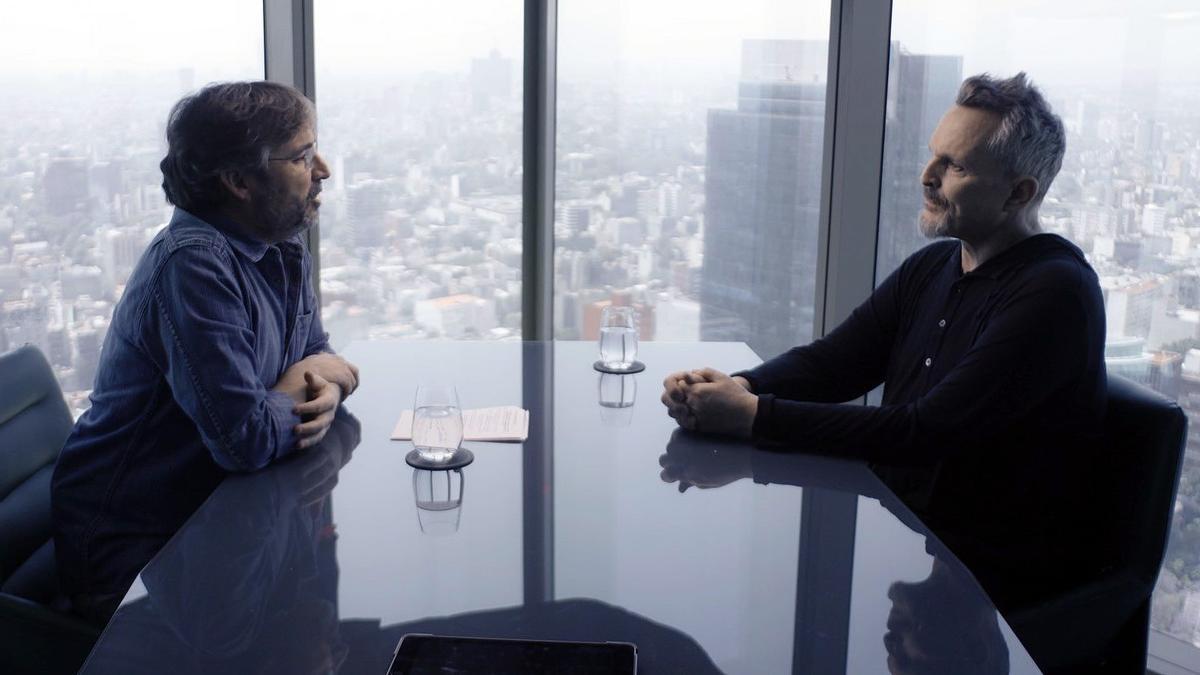 Jordi Évole y Miguel Bosé, en un momento de la entrevista.