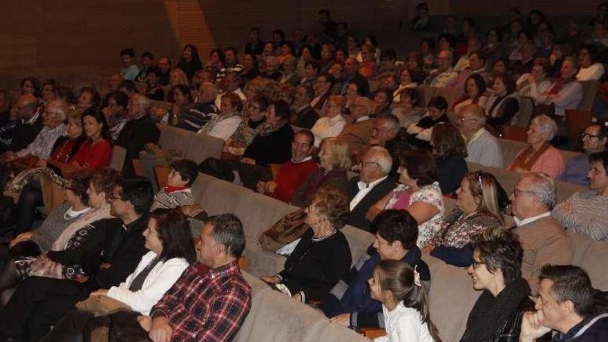 La gala benéfica de Cáritas, ante un auditorio lleno