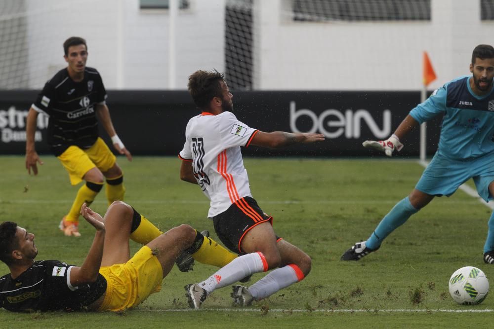 Las mejores imágenes del Valencia Mestalla - AE Prat