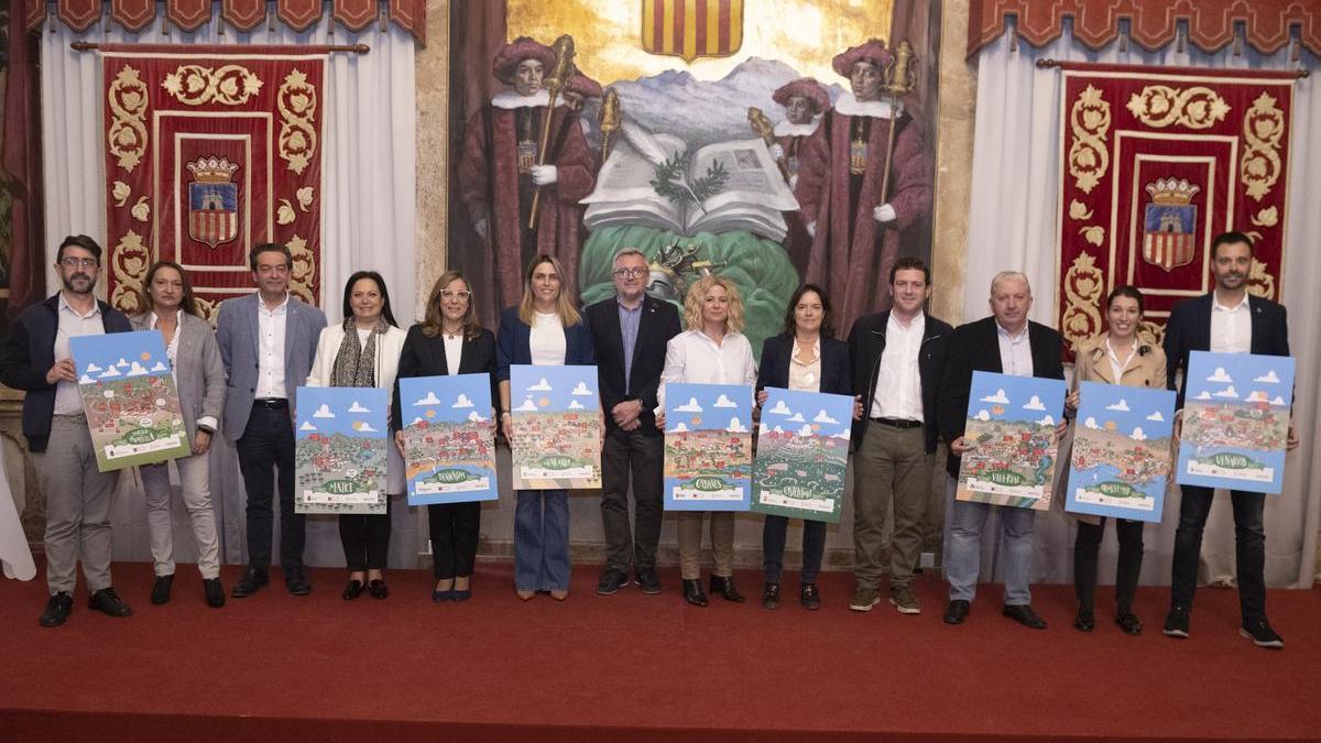 Foto de família dels nou municipis premiats.
